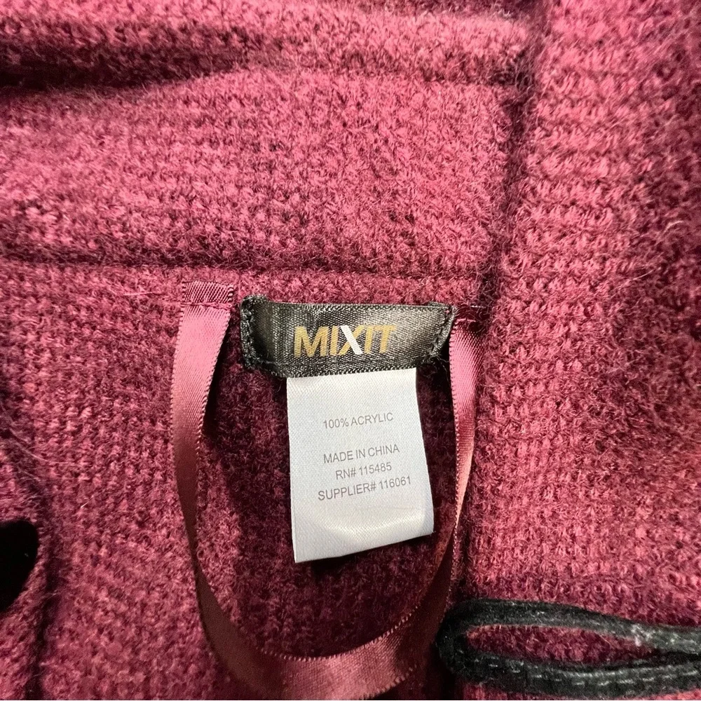 Mix it Women's Burgundy Chunky Knit 2 Claw Button Front Fringe Poncho - One Size - Picture 4 of 7
